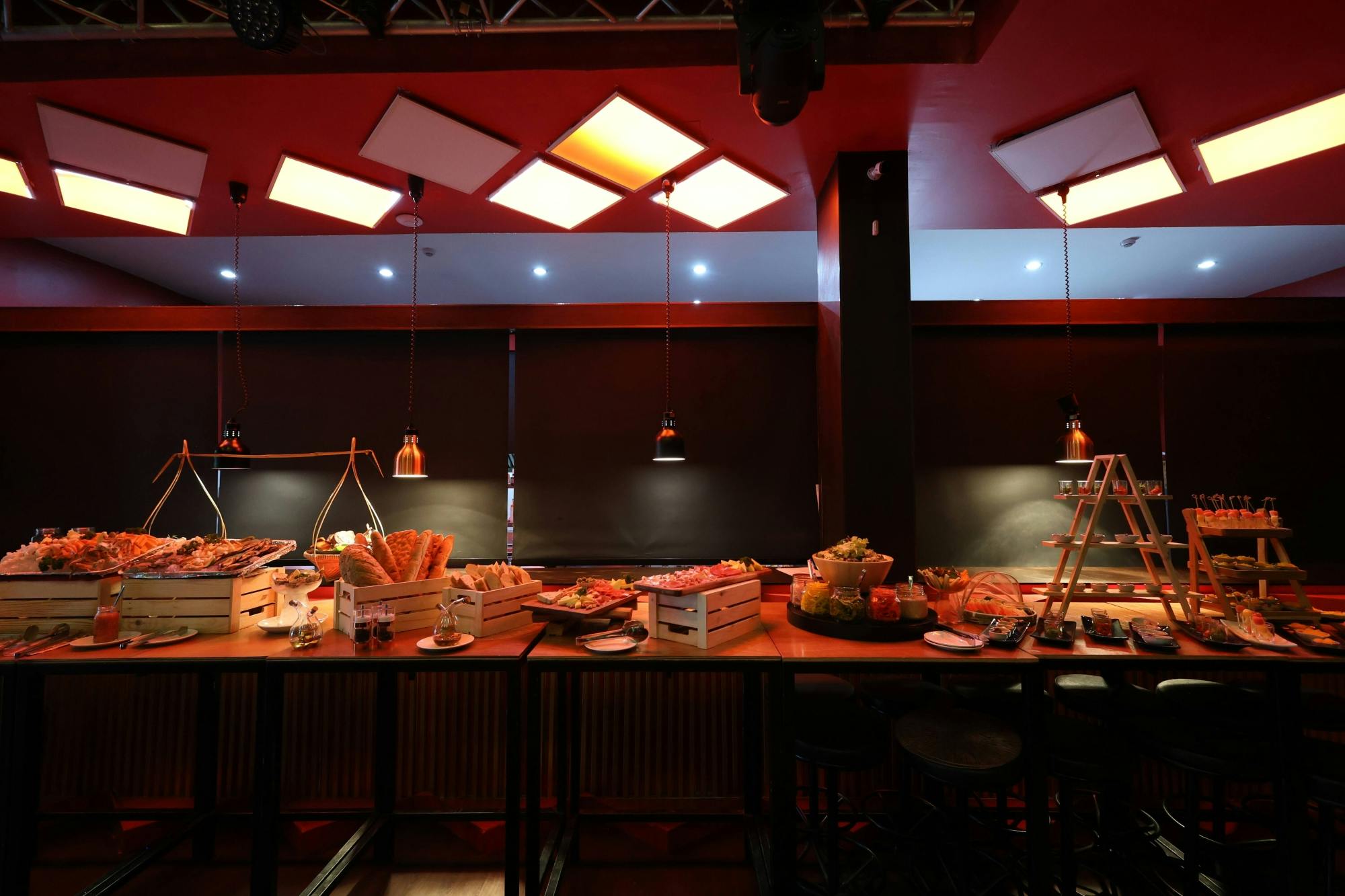 Diner en show bij Flame met nachtmarkten van Khao Lak - Premium