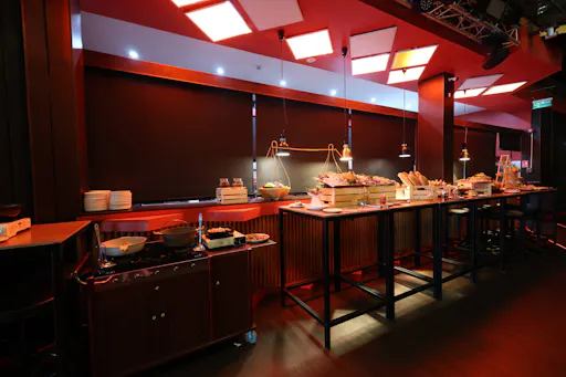 Dinner-and-show at Flame with Old Town visit