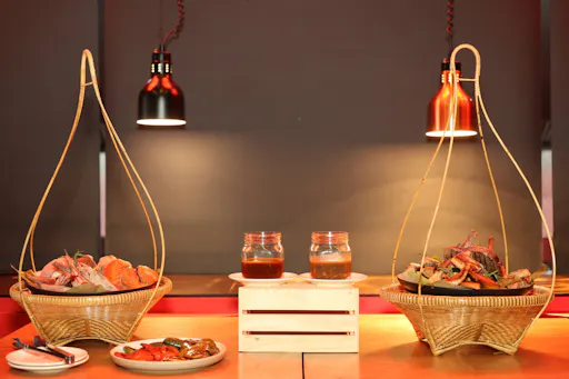 Dinner-and-show at Flame with night markets