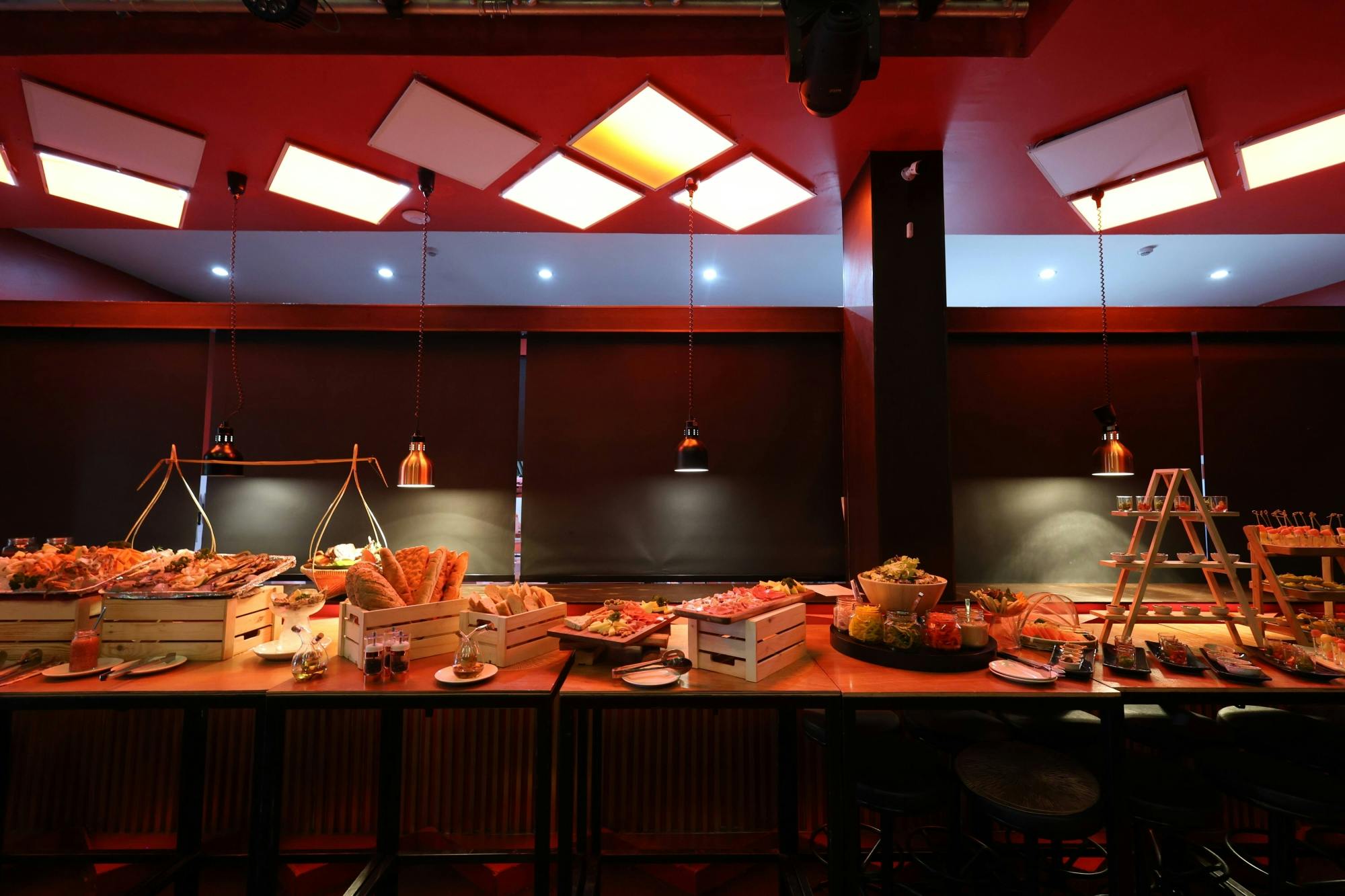 Dinner-and-show at Flame with Old Town visit