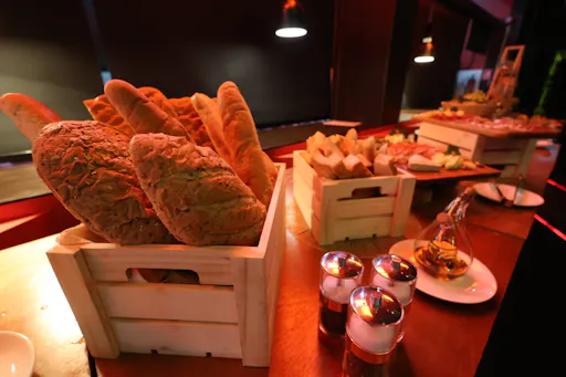 Dinner-and-show at Flame with Old Town visit