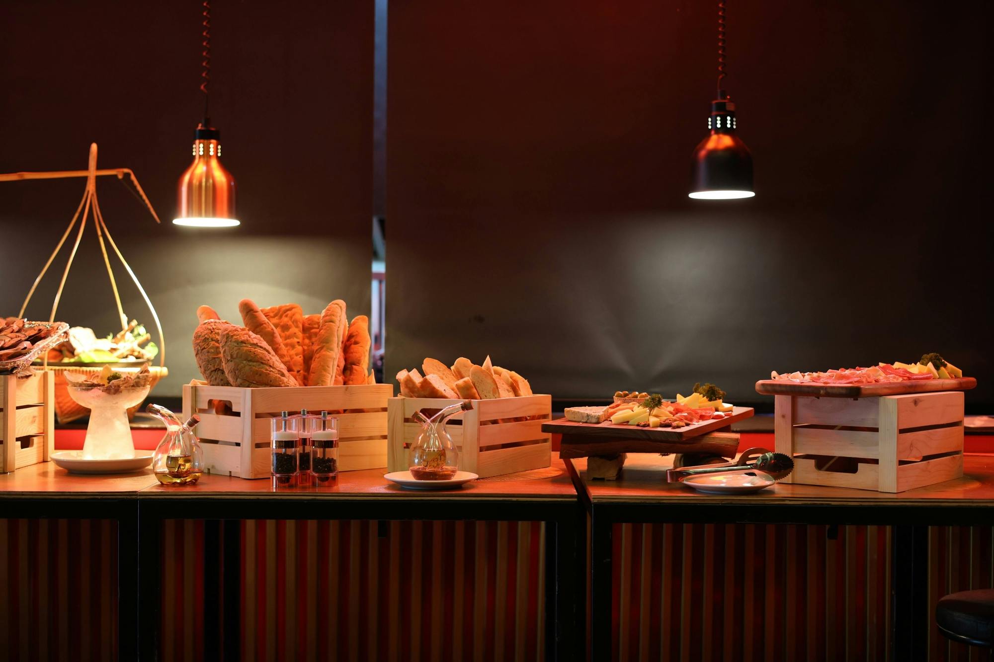 Dinner-and-show at Flame with Old Town visit