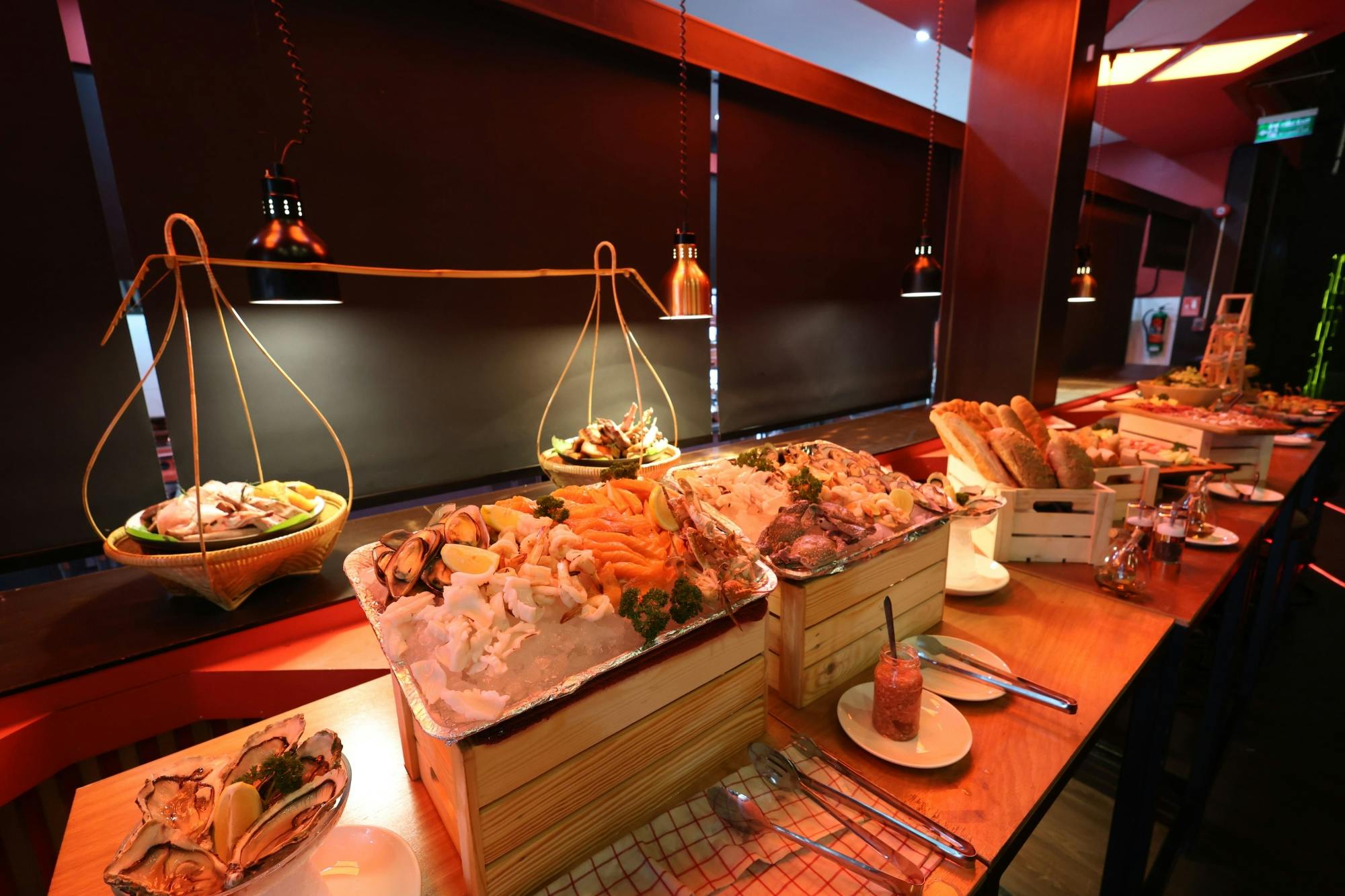 Dinner-and-show at Flame with night markets