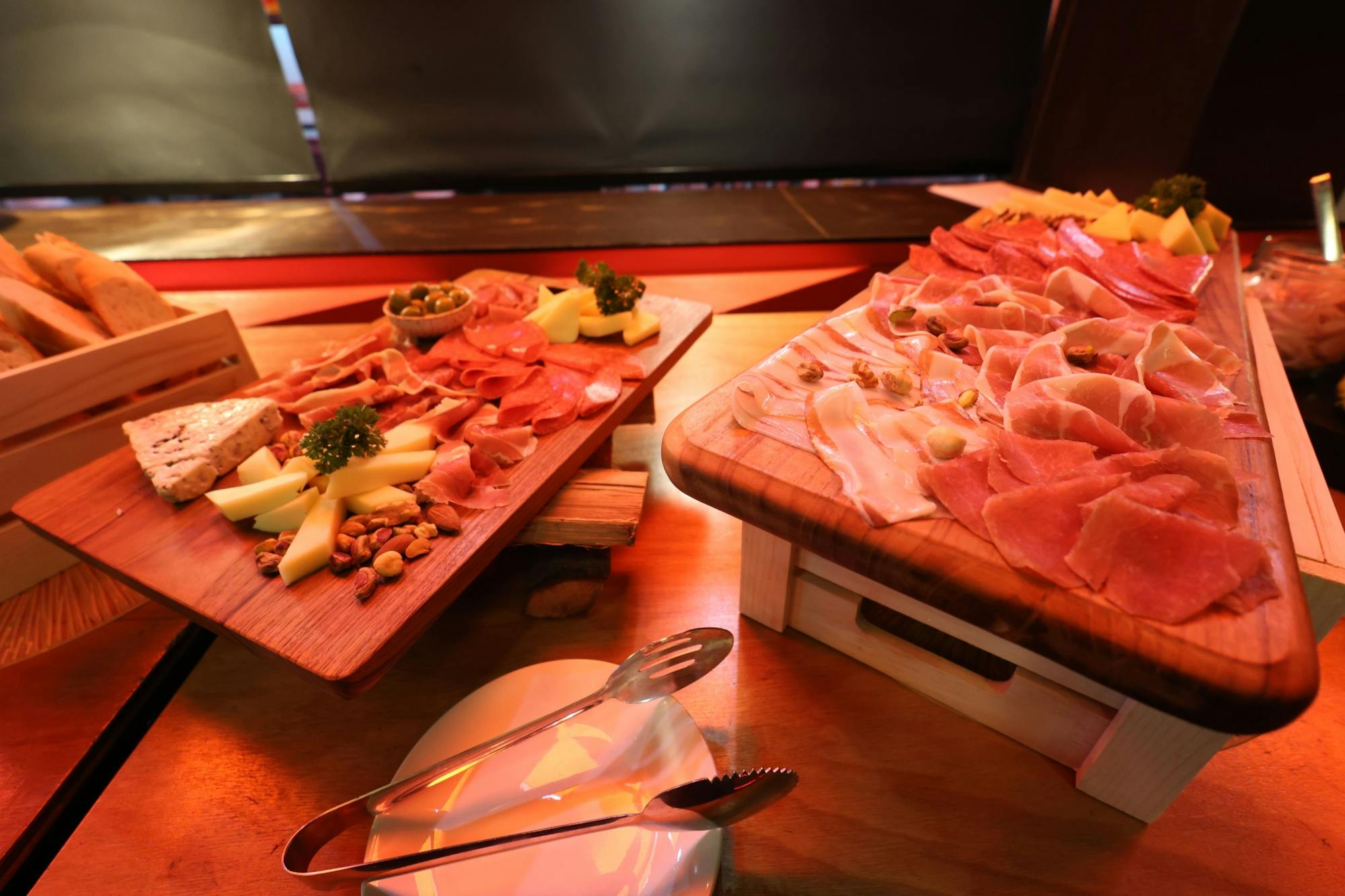 Dinner-and-show at Flame with Old Town visit