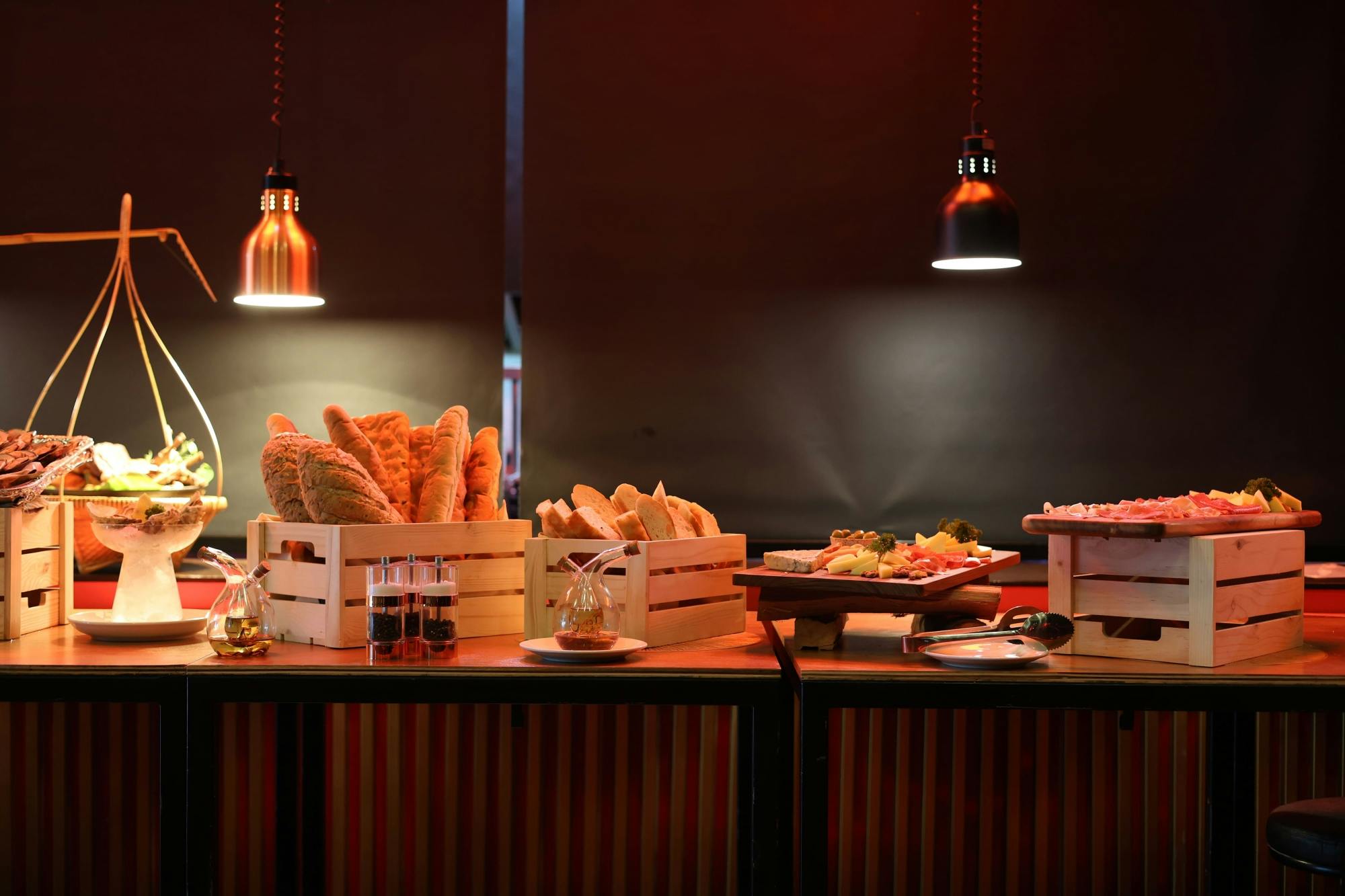 Dinner-and-show at Flame with Old Town visit