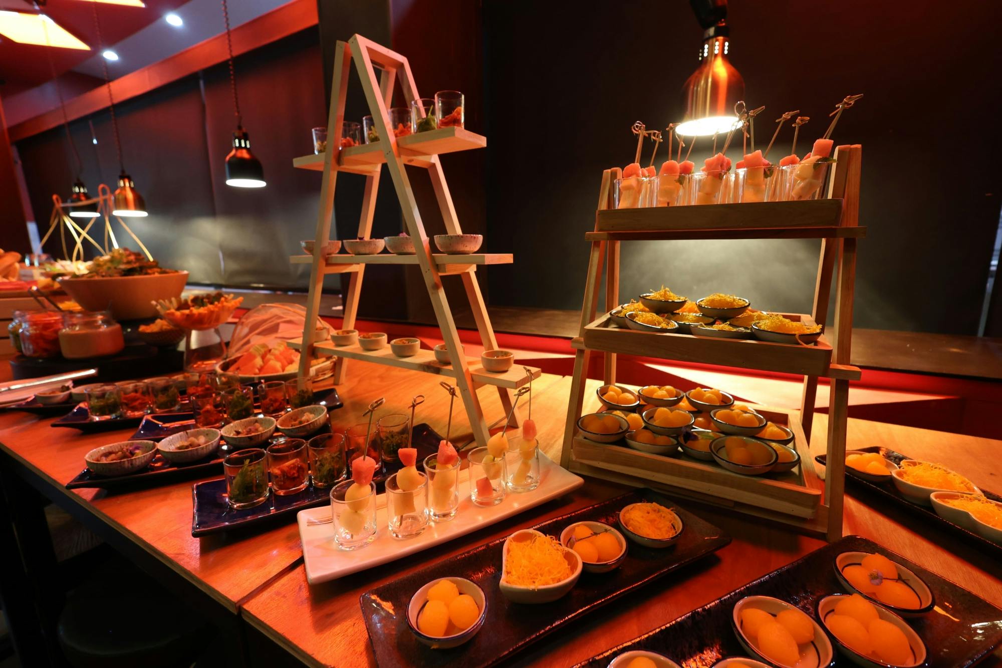 Dinner-and-show at Flame with Old Town visit