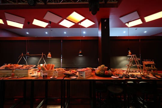 Dîner à Phuket et spectacle de cabaret à Flame avec marchés nocturnes au départ de Phuket