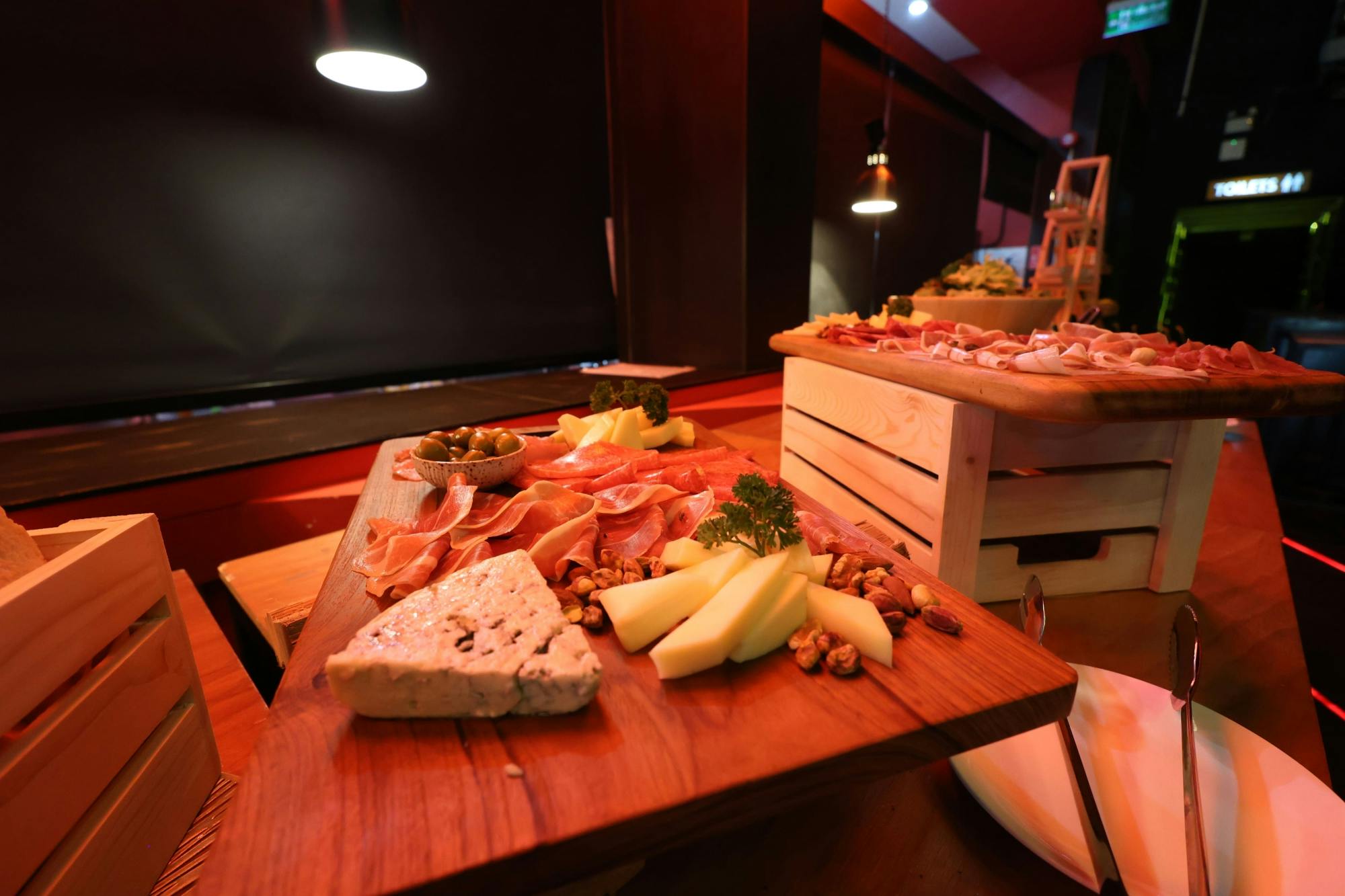 Dinner-and-show at Flame with night markets