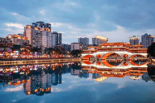 Esperienza museale coinvolgente e crociera notturna sul Jinjiang