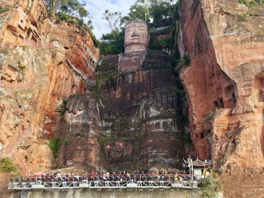 Leshan culture boat, hike and food quest