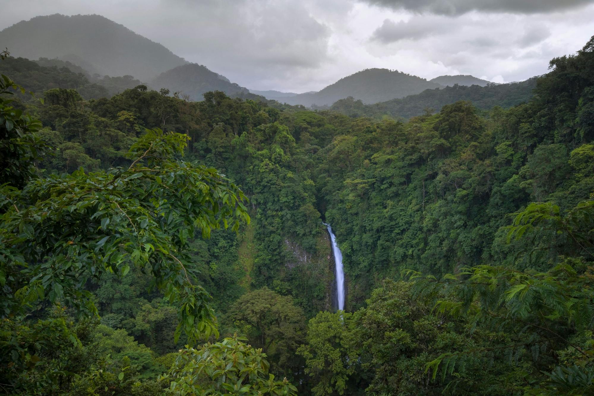 2-in-1 Combo Arenal Volcano and La Fortuna Waterfall