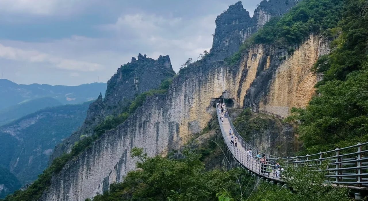 Chongqing 816 Nuclear Plant and  Wuling Mountain canyon adventure