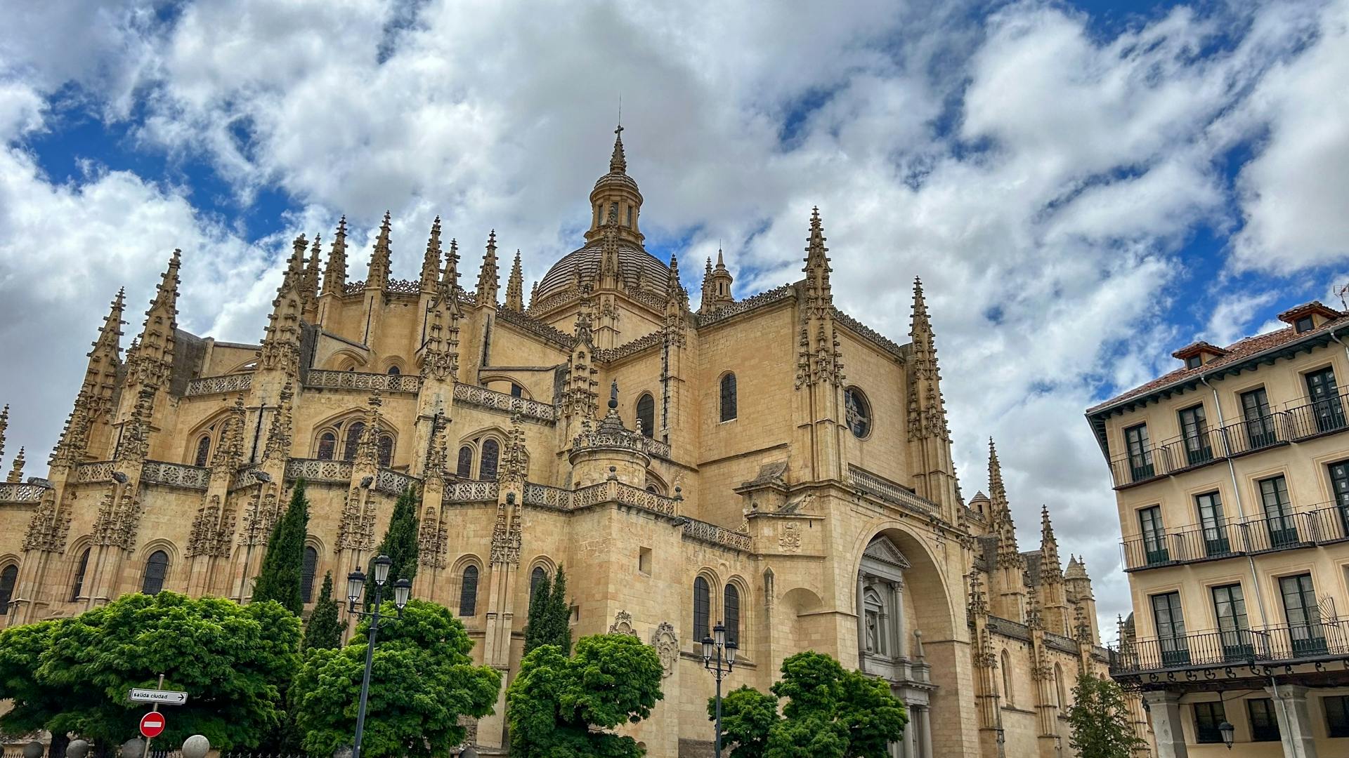 Avila and Segovia from Madrid