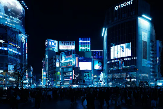 Tour a piedi di Shibuya con vista notturna sullo skyline della città