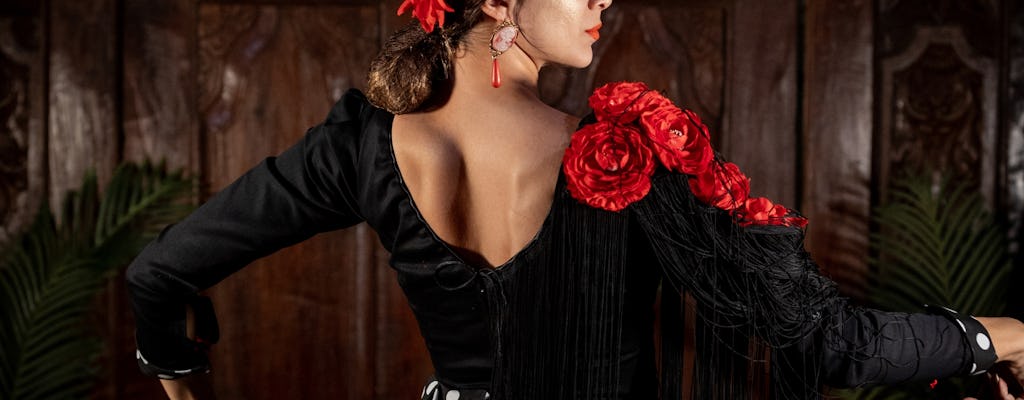 Flamenco show at Tablao Flamenco Almoraima in Triana