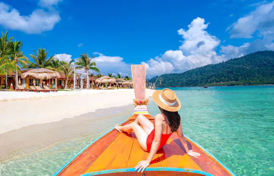 Koh Lipe island hopping by private longtail boat with snorkel