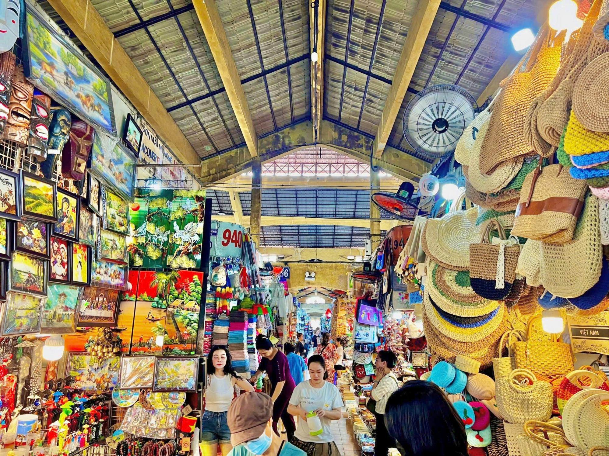 Saigon shopping tour of markets, malls and hidden gems