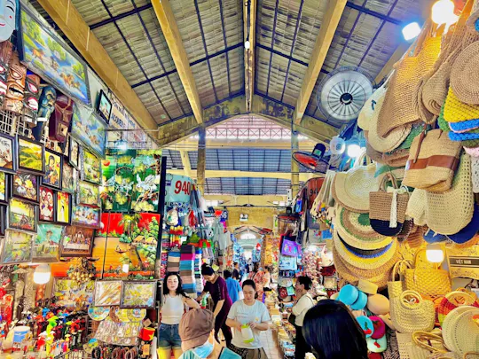 Visita de compras a Saigão com mercados, centros comerciais e jóias escondidas