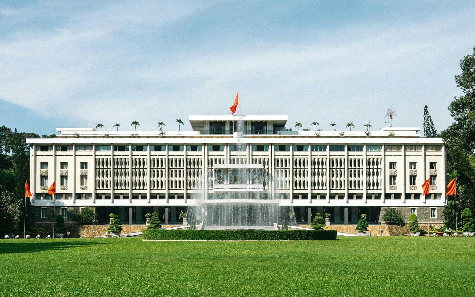 Saigon historical highlights half-day guided tour