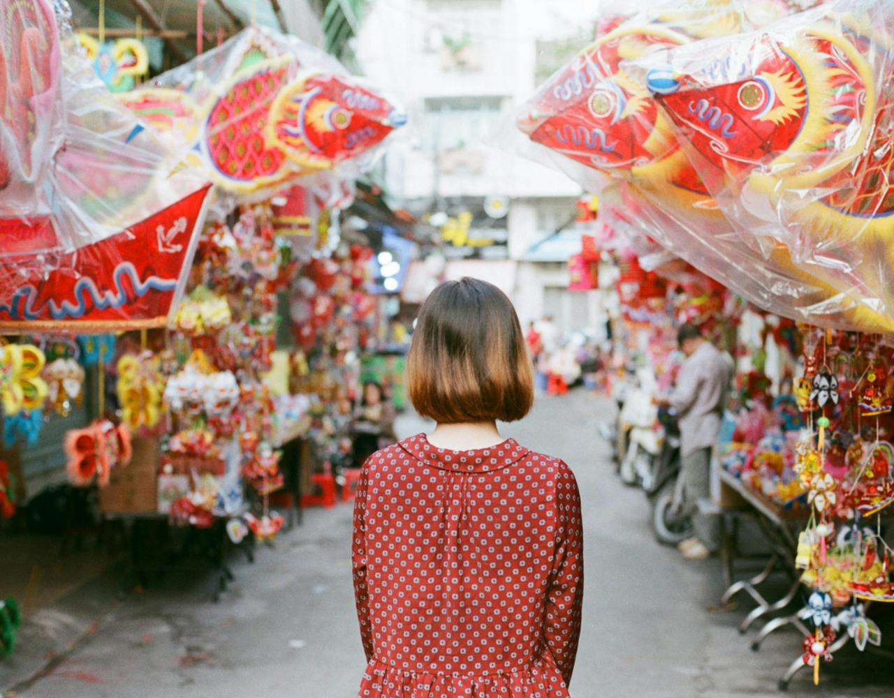 Saigon markets and streets seasonal walking tour