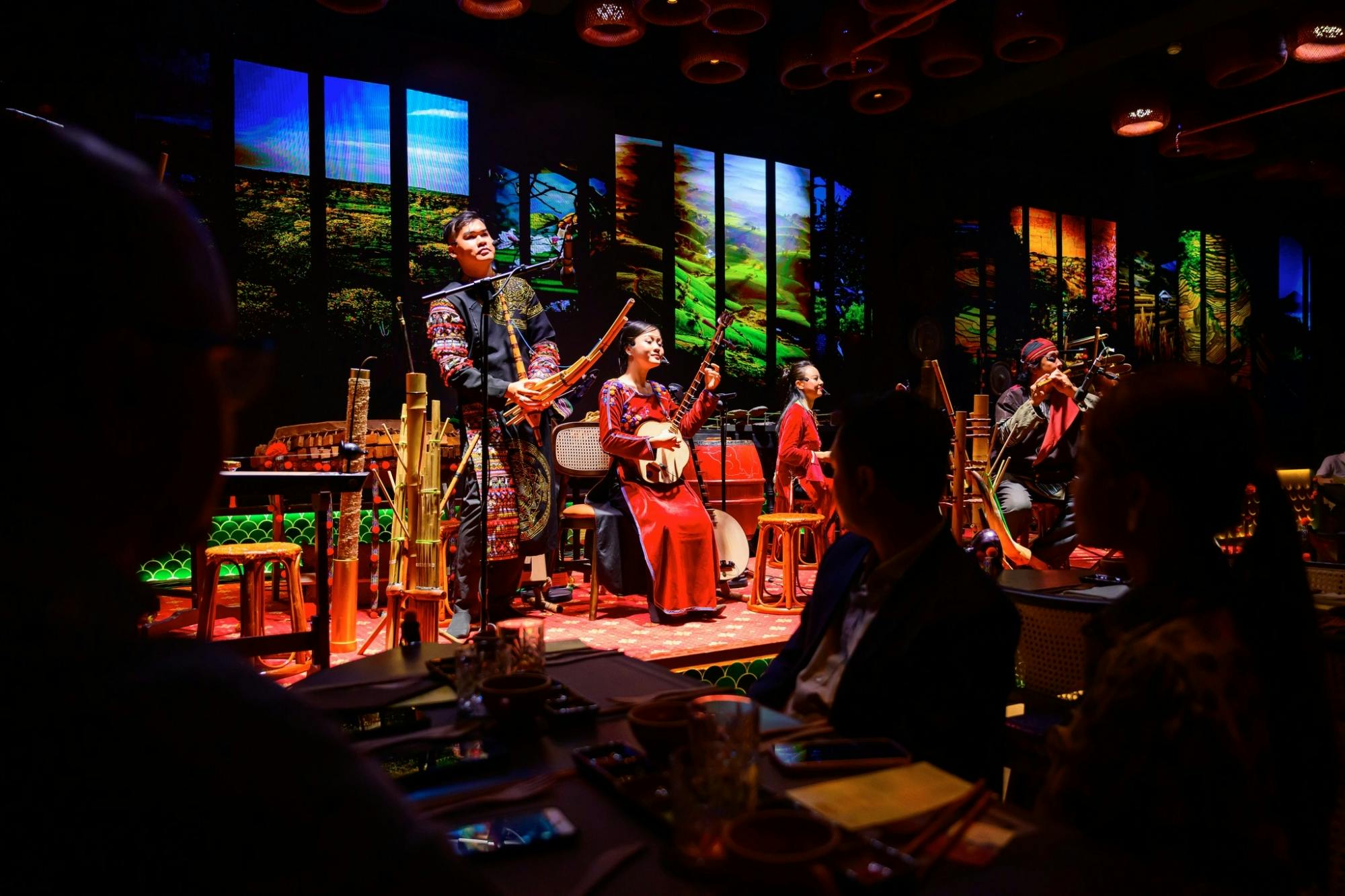 CHAO show entrance tickets with optional walking tour