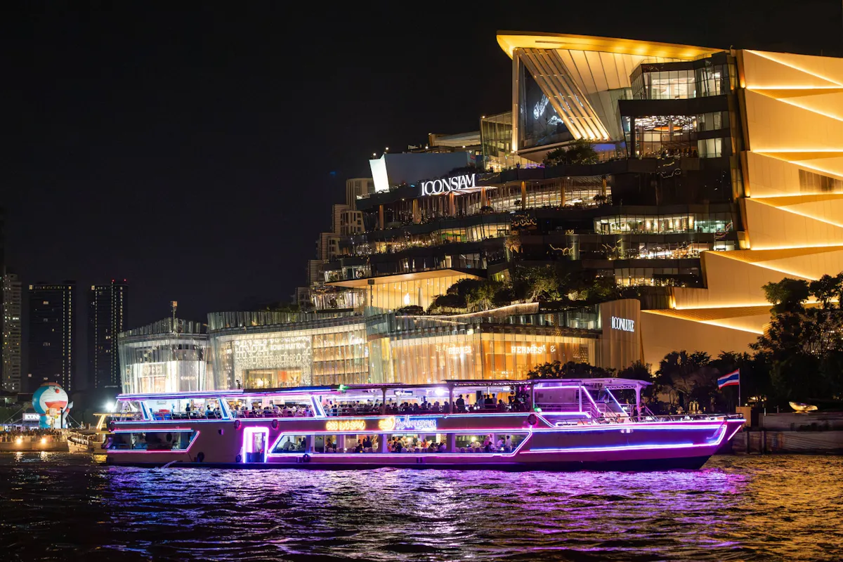 Evening dinner cruise on the Chao Phraya River with live shows