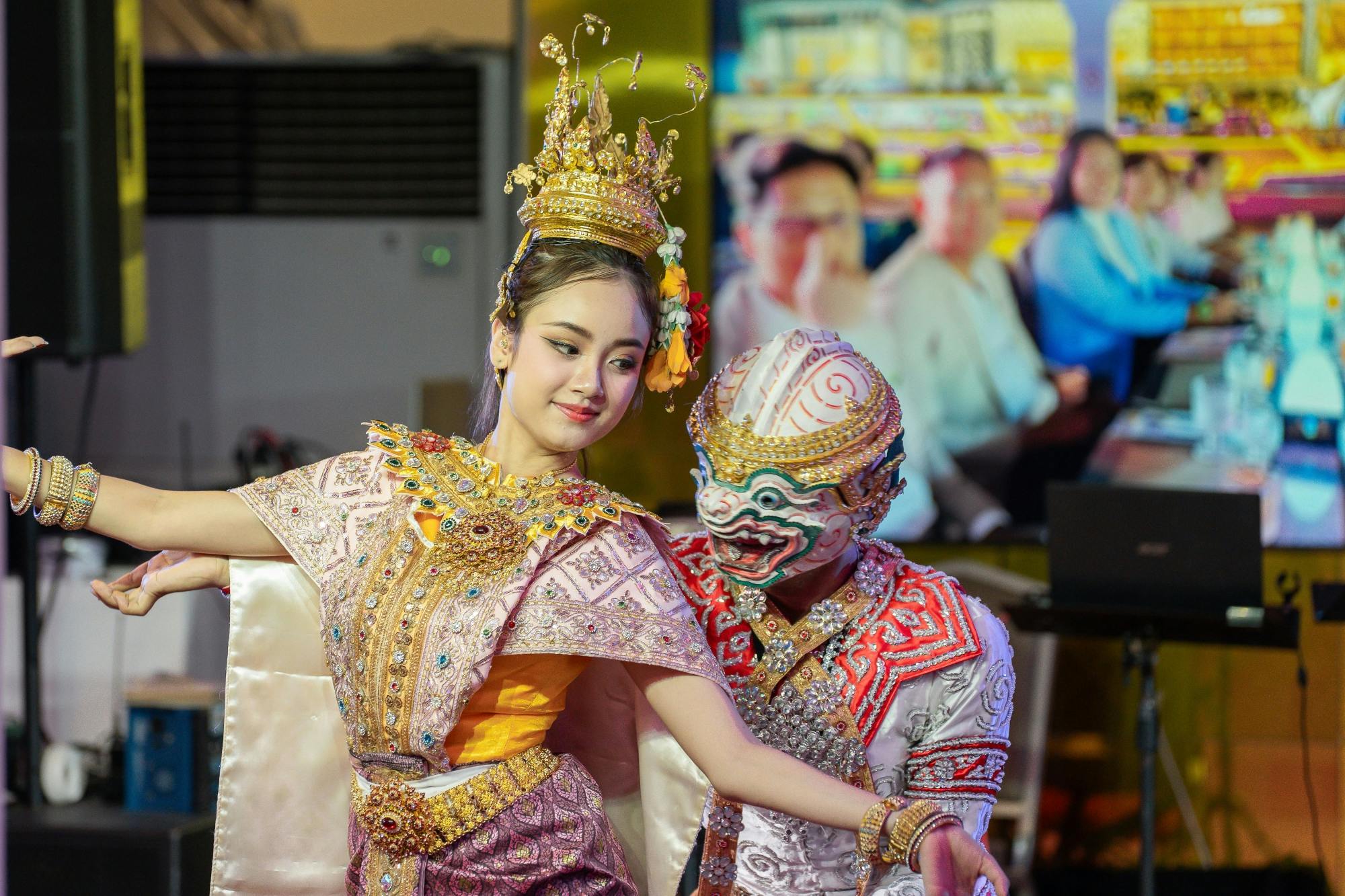 Evening dinner cruise on the Chao Phraya River with live shows