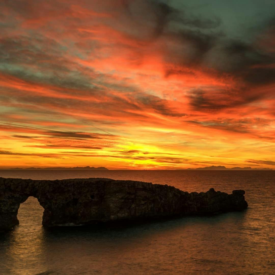 Two-hour sunset boat cruise from Cala’n Bosch