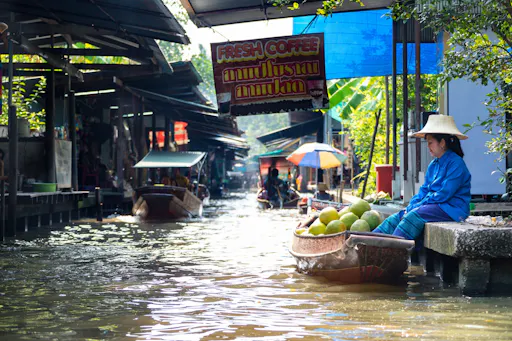 Damnoen Saduak Floating & Maeklong Railway Markets Tour