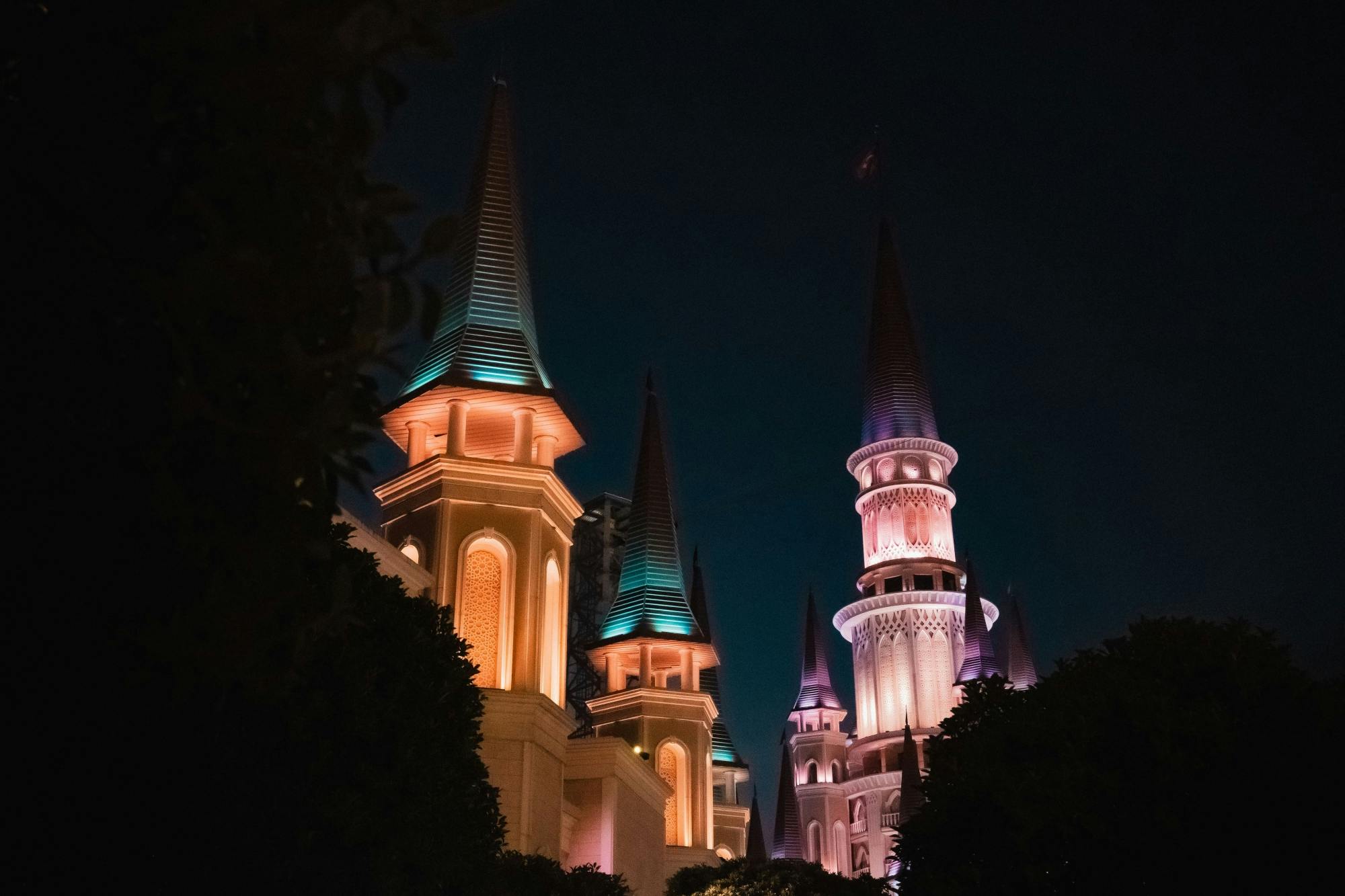 The Land of Legends Shopping Avenue evening shuttle