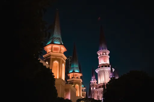 The Land of Legends Shopping Avenue evening shuttle