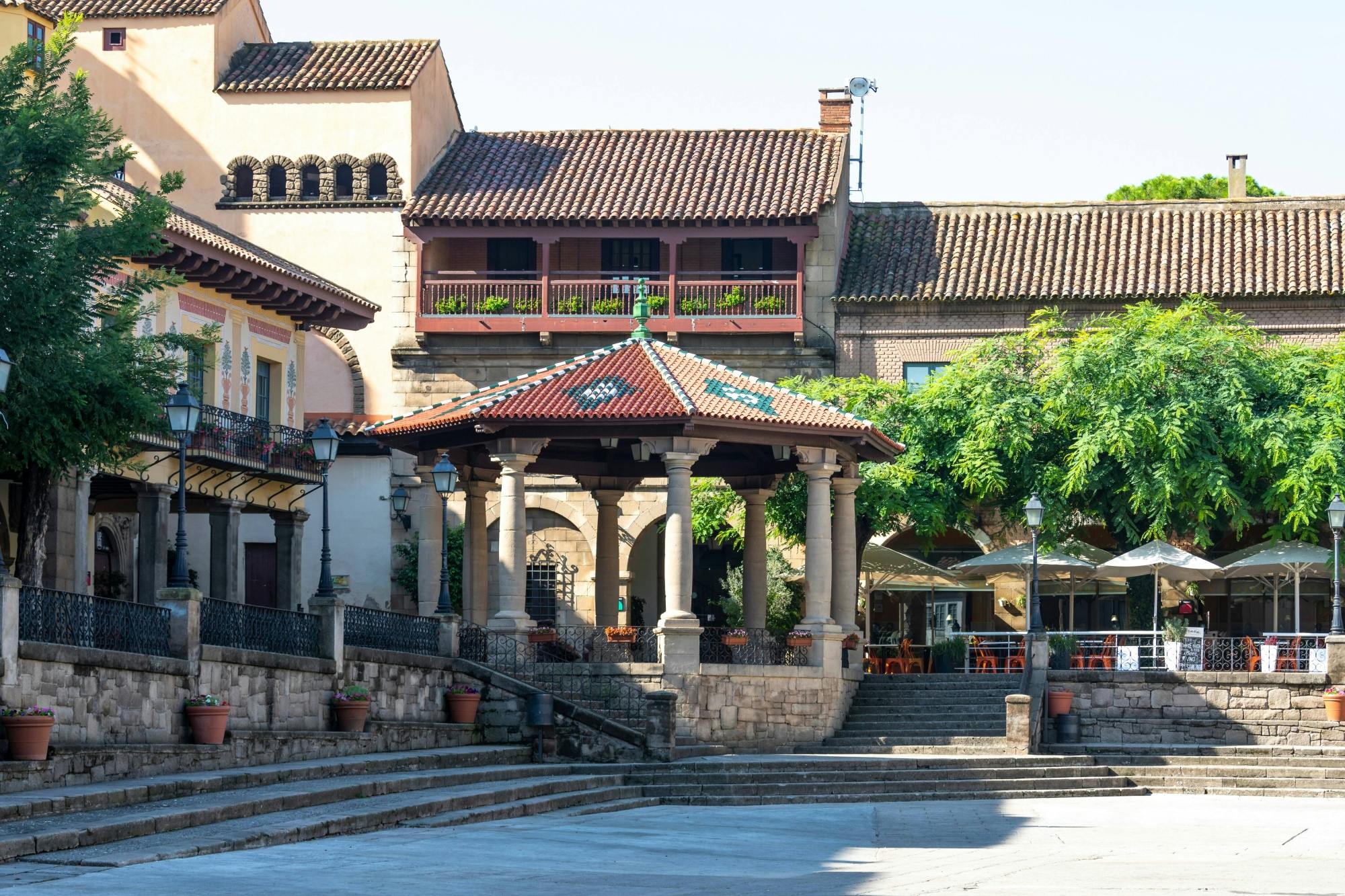 Barcelona day and night tour