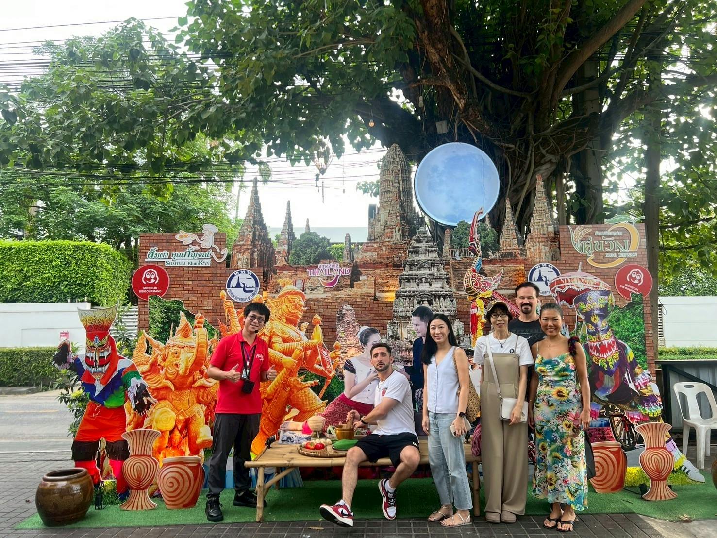 Guided tour of Bangkok night market with Michelin restaurant