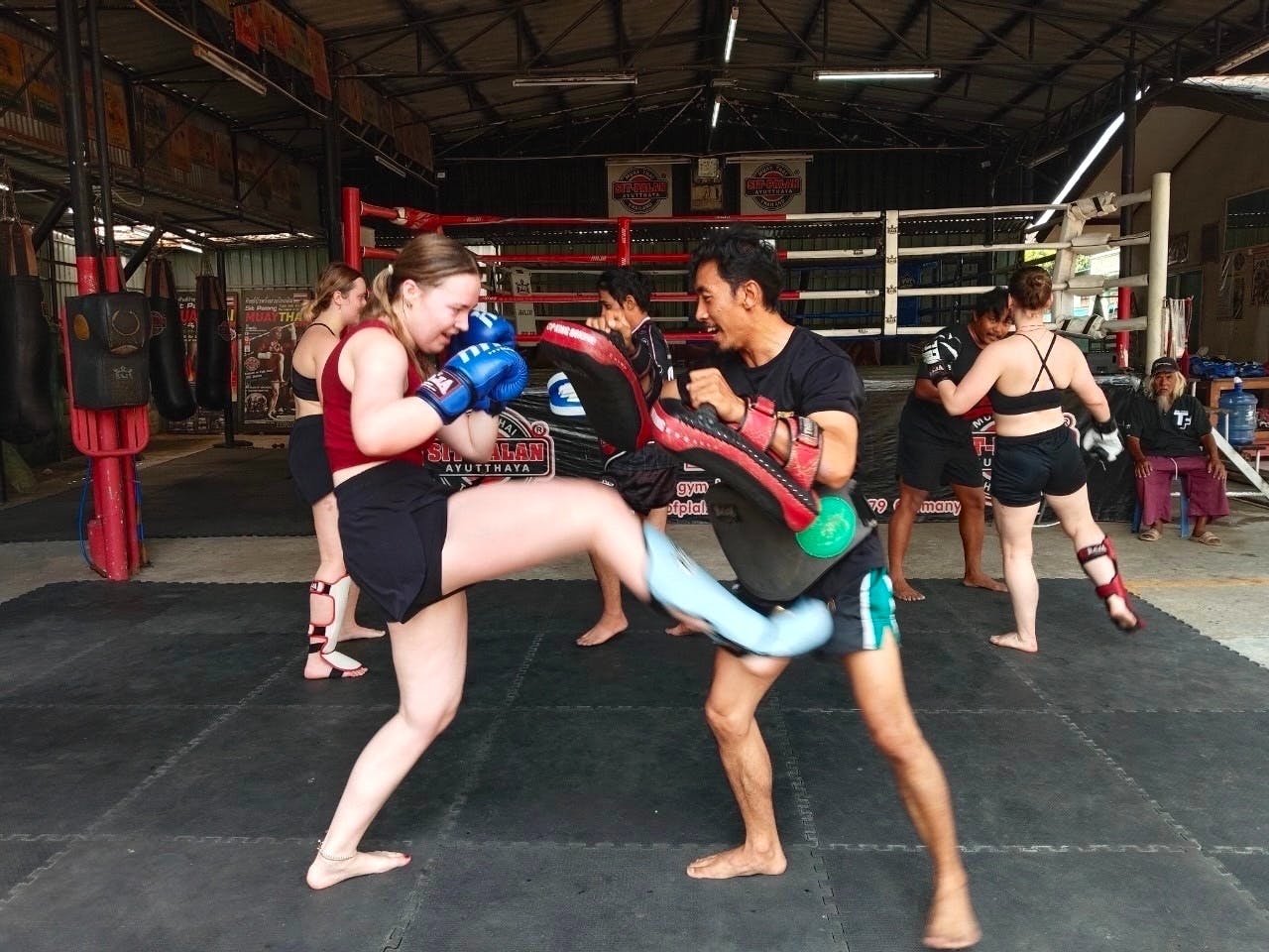 Group Muay Thai boxing class for beginners in Ayutthaya