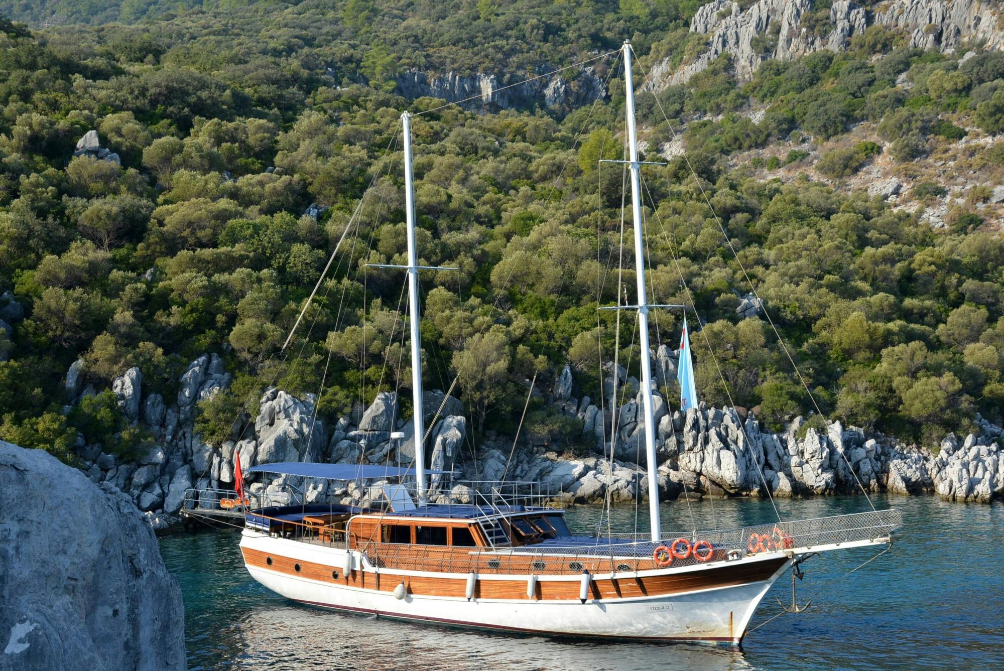 Marmaris adults-only boat cruise with lunch