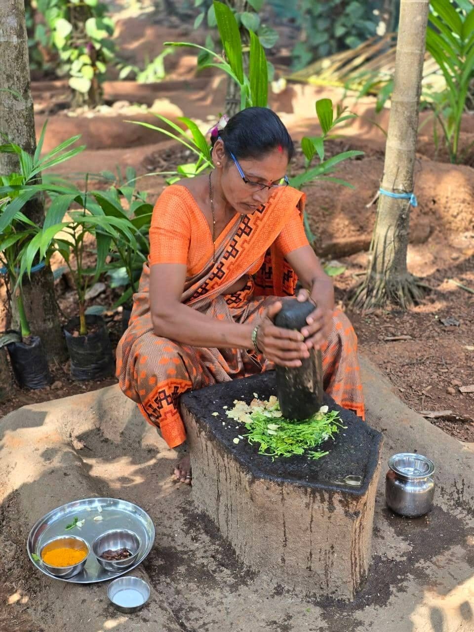 Auténtica experiencia culinaria Goan Saraswat en una granja local de especias