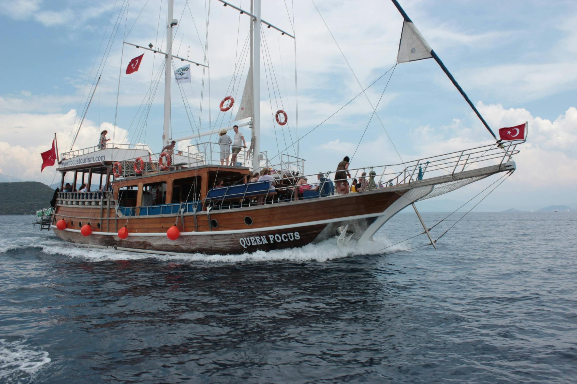 Fethiye Boat Cruise with Lunch, Soft Drinks & Transfers