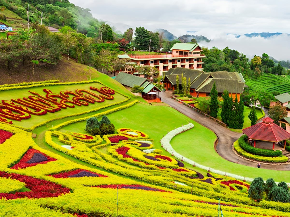 Villa reale di Doi Tung con tempio e giardini sacri trasferimento privato