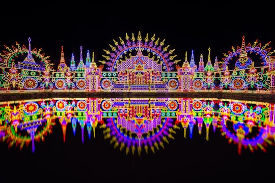 Phukets Carnival Magic Park von Khao Lak aus