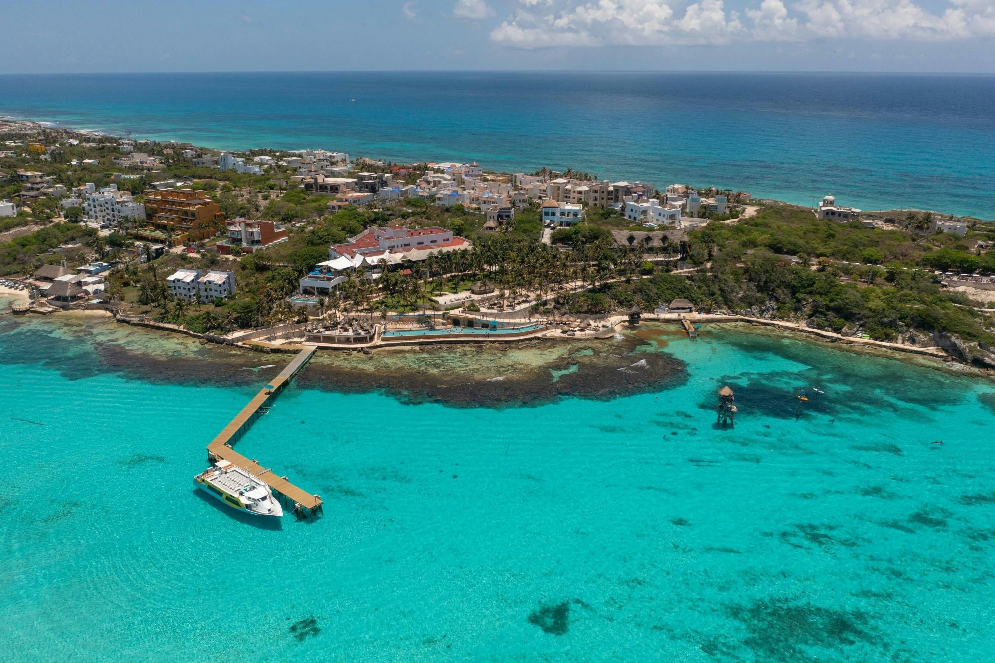 Garrafon Natural Reef Park catamaran cruise and dolphin experience – special offer for two