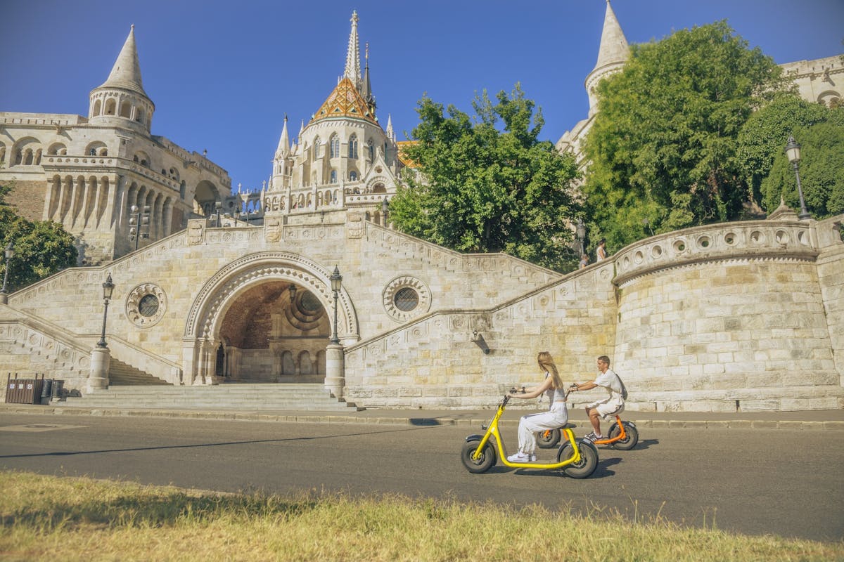 Buda Kasteel District Tour op MonsteRoller