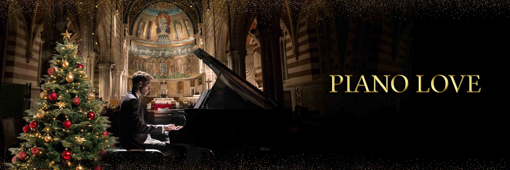 Piano love concert overlooking the Trevi Fountain in Rome