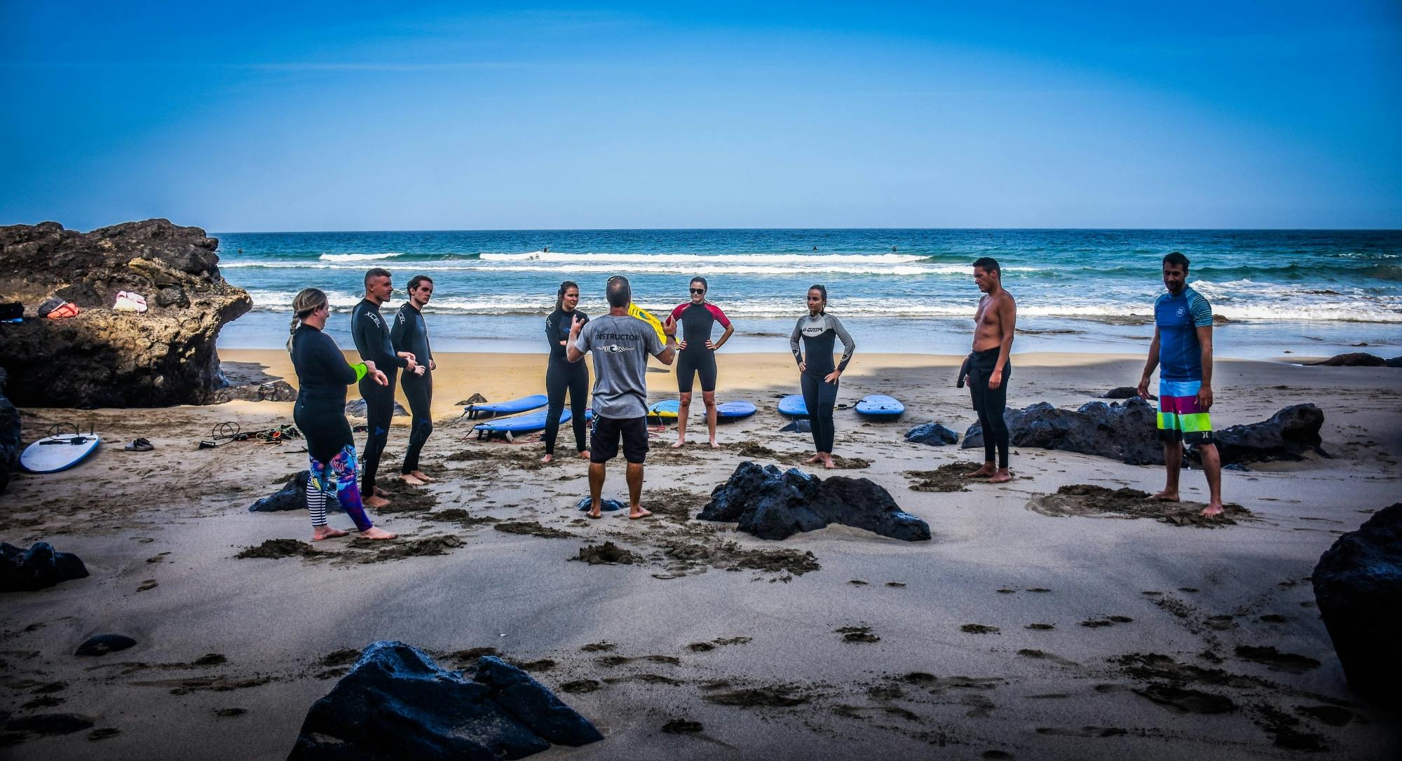 Surfing lessons in the south of Fuerteventura with transfers