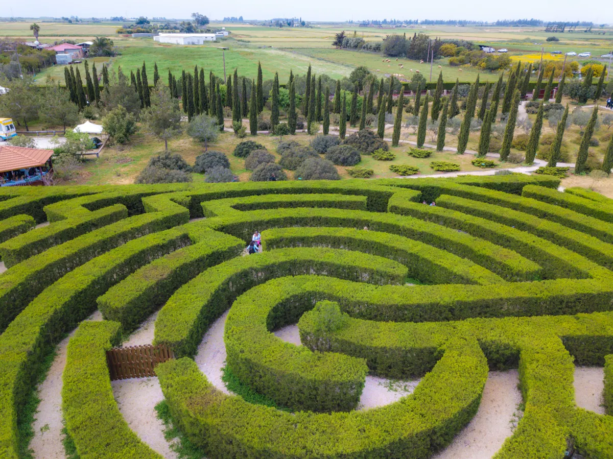 Botanical park visit for families with soap-making class