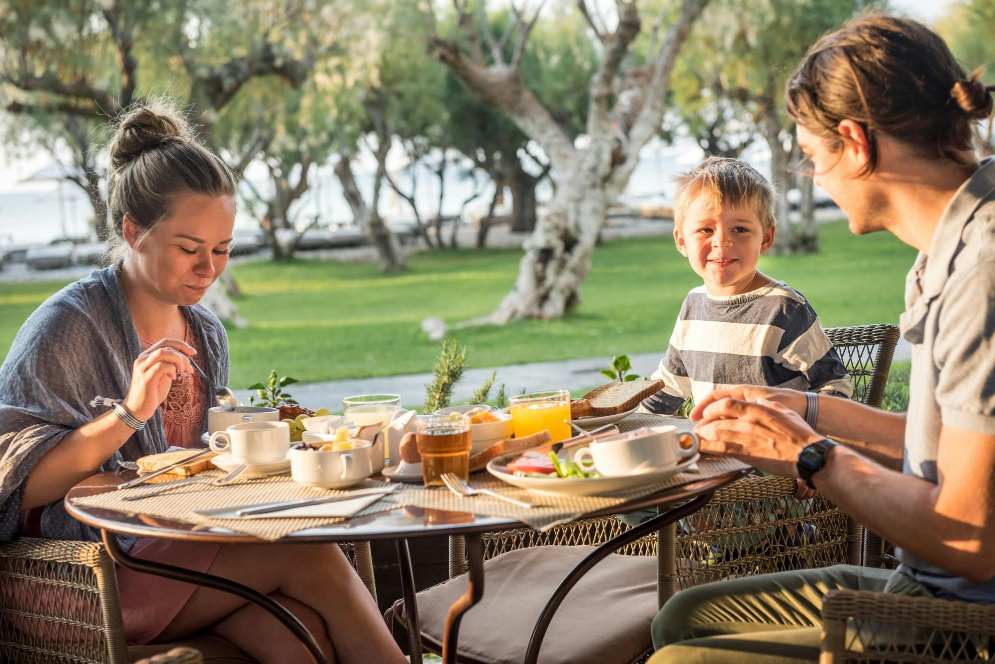 Botanical park visit for families with soap-making class