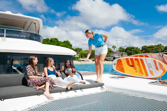 Luxe catamaran cruise op The Cat and the Fiddle - lunch tour