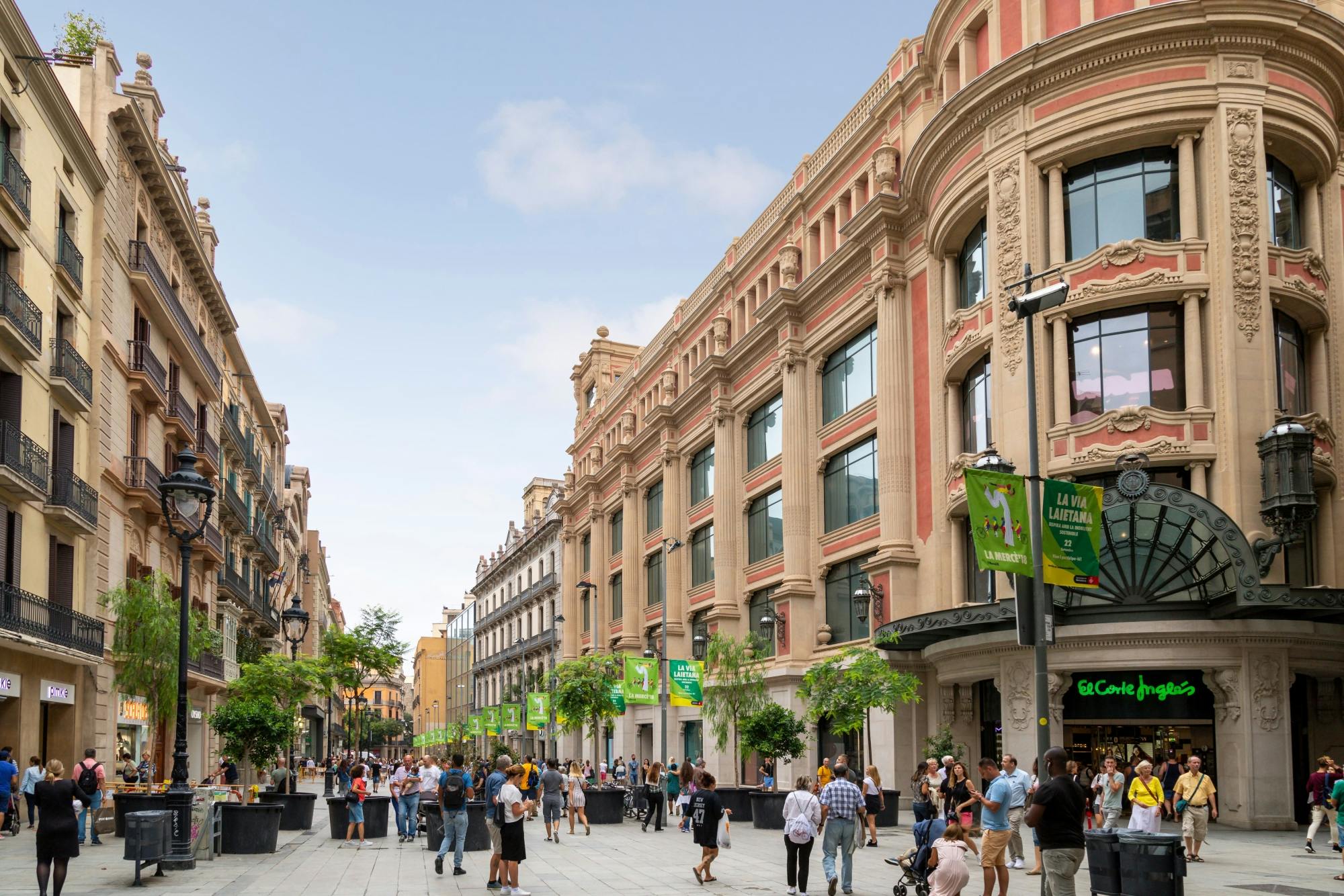 Immersive tour at FC Barcelona Museum and free time in the city