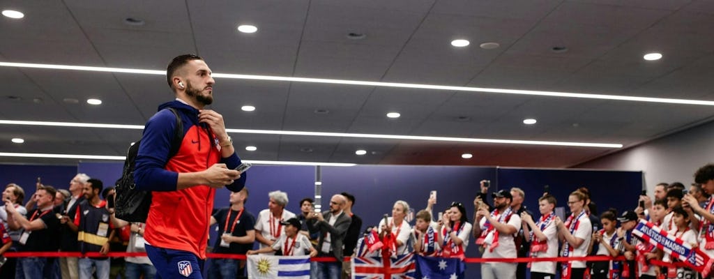 Atlético de Madrid team arrival experience and football match ticket