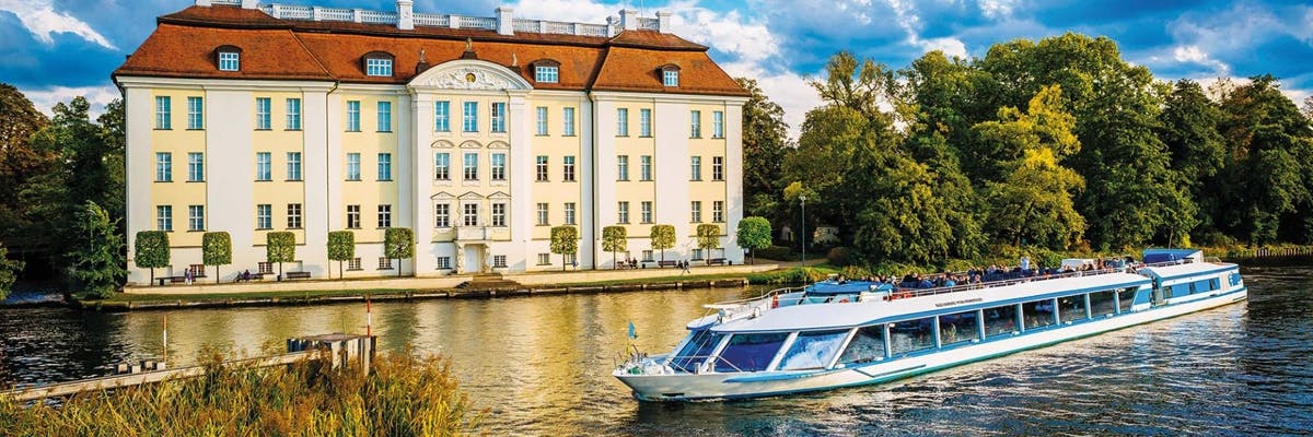 5-hour sightseeing cruise around the Müggelberge in Berlin
