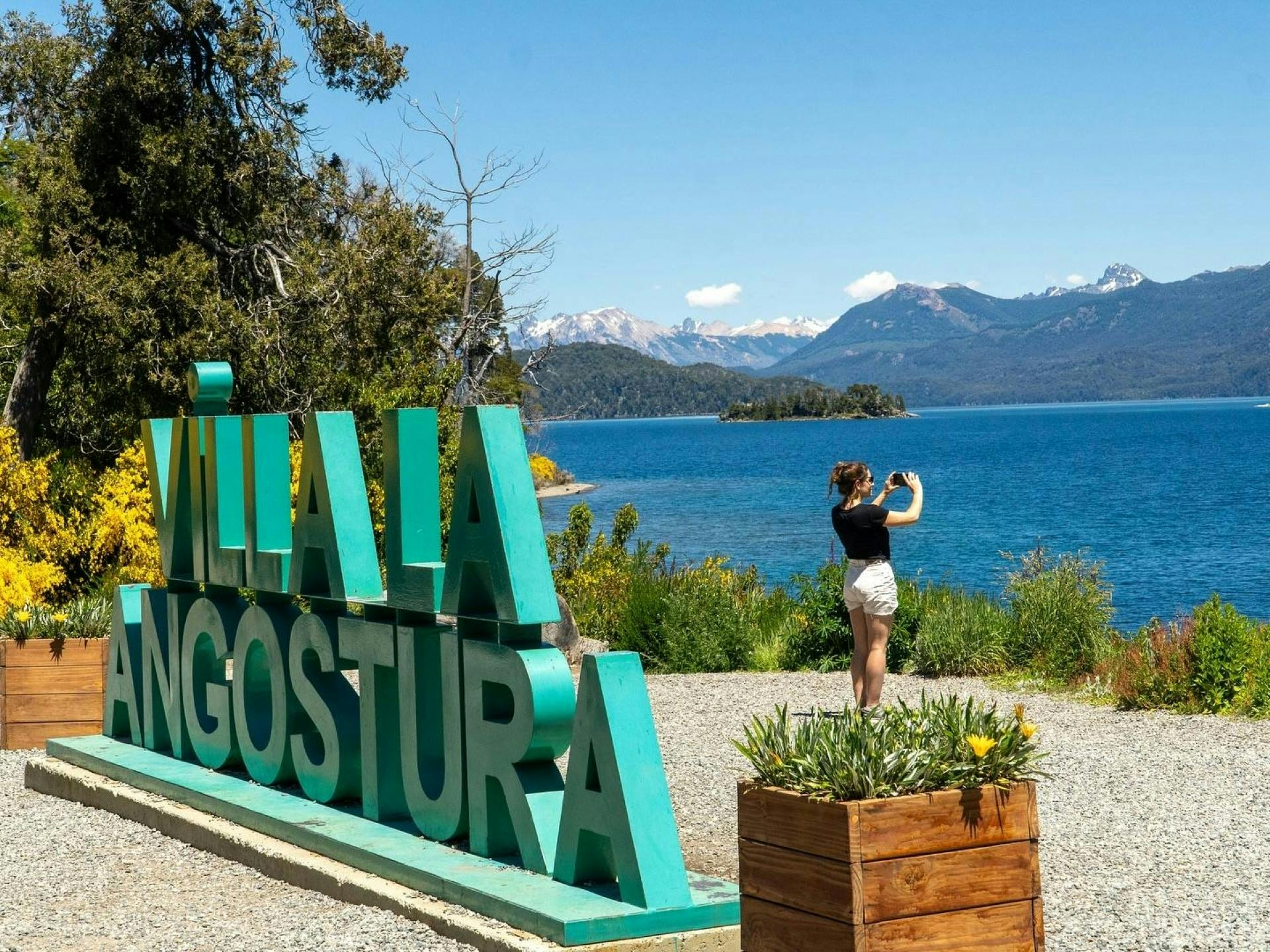 Villa La Angostura and Cerro Bayo guided day trip from Bariloche